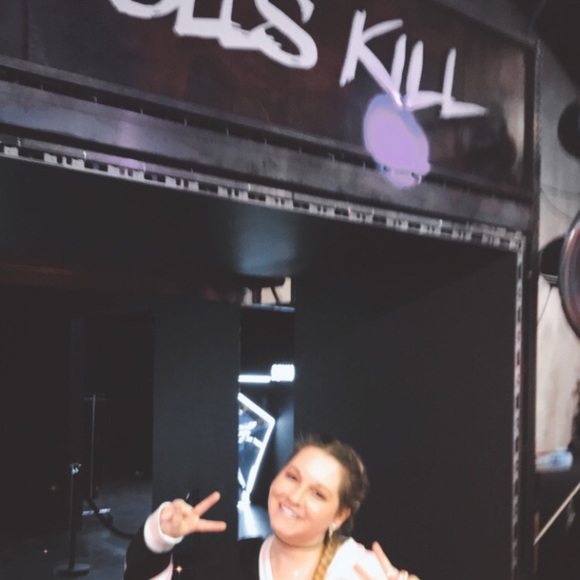 Meet your Posher, Casey - Picture 3 of 3